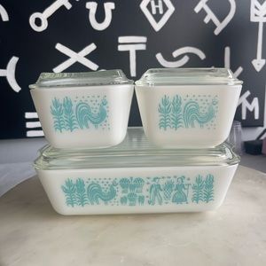 Vintage Butterprint PYREX- (2)501,502,503 with lids